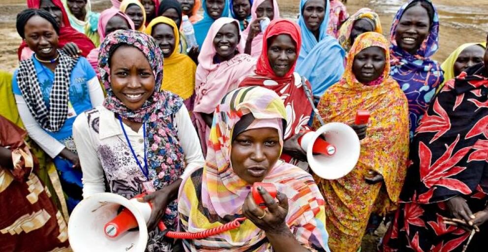 ogb_73557_south_sudan_women_megaphones